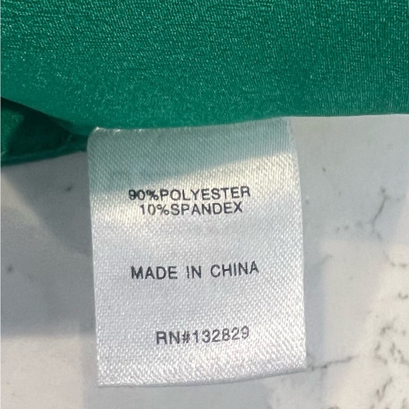 Superdown green crop top from revolve - Picture 3 of 4